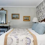 Domaine Les Crayeres Hotel