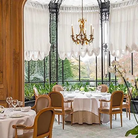 Domaine Les Crayeres Otel
