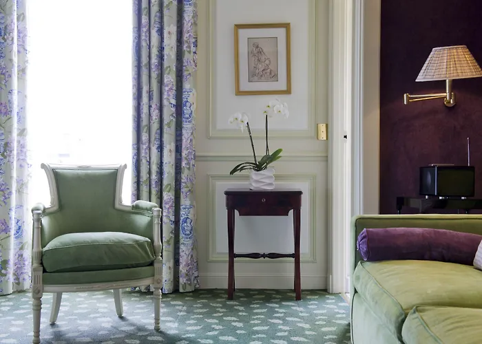 Domaine Les Crayeres 5* Reims